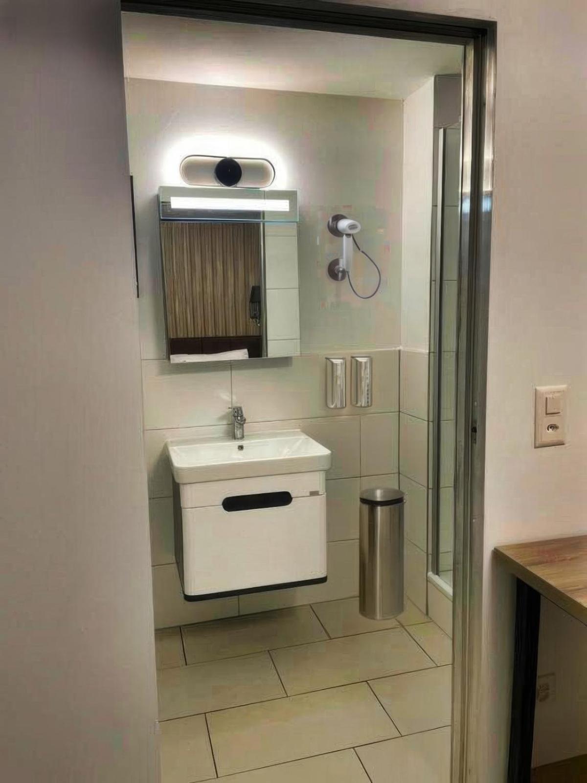 Nani City Hotel Zurich Ngoại thất bức ảnh